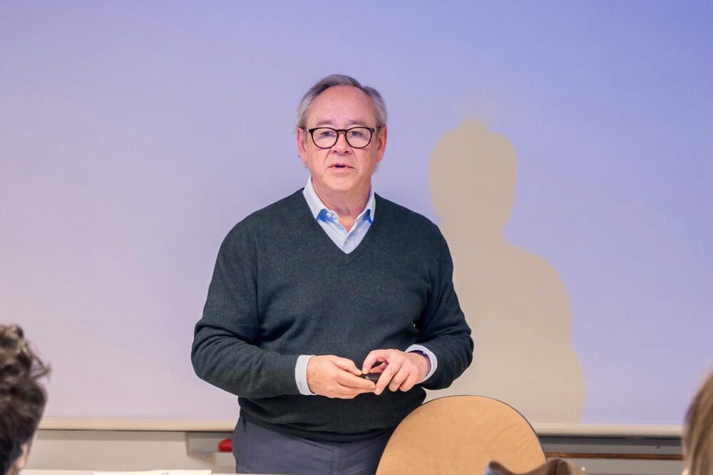 Dr. Mariano Sanz